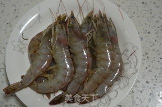 芹菜虾肉水饺的做法步骤：2