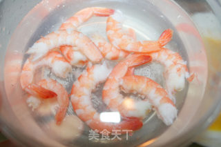 欢乐六一，红虾也变身可爱小鱼与宝宝一起参加Party——【芝心虾球】的做法步骤：2