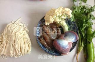 开胃主食-麻辣香锅虾面的做法步骤：4