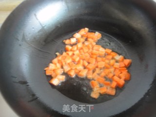 孩子爱吃的彩色年糕——鲜蔬虾球炒年糕的做法步骤：6