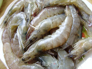 家常菜----辣炒青虾的做法步骤：1