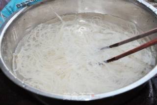 海鲜炒粉干的做法步骤：5