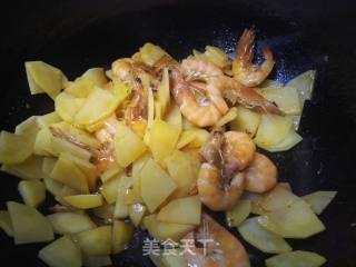 青虾土豆炒辣子的做法步骤：8