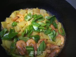 青虾土豆炒辣子的做法步骤：10