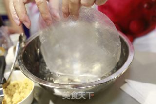 【Oster食谱】夏日越南明虾沙拉卷的做法步骤：4