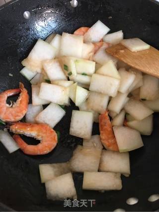 明虾炖冬瓜的做法步骤：1