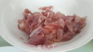 猪肉香菜虾丸汤的做法步骤：3