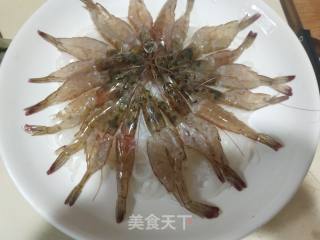 蒜蓉粉丝虾的做法步骤：1