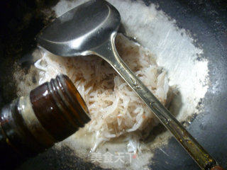 雪菜炒白虾米的做法步骤：3