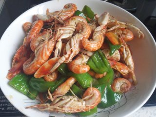 草虾炒青椒的做法步骤：15