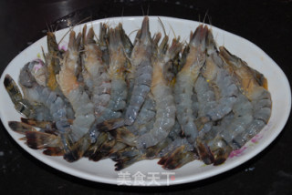 【粤菜】干煎大虾的做法步骤：1