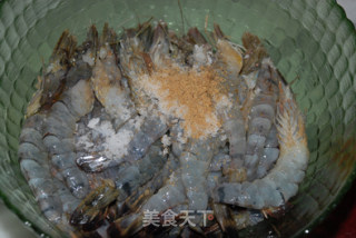 【粤菜】干煎大虾的做法步骤：3