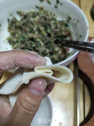 鲜虾青菜鲜肉饺子的做法步骤：5