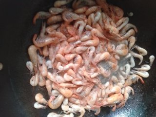 香酥小河虾的做法步骤：5