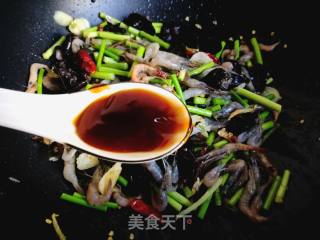 蒜苔木耳炒小河虾的做法步骤：11