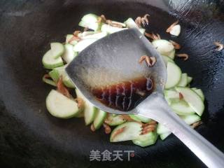 西葫芦炒河虾的做法步骤：7
