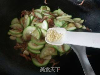 西葫芦炒河虾的做法步骤：10