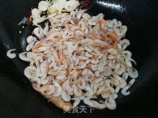 炒小河虾的做法步骤：5