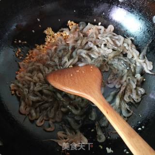 炒河虾的做法步骤：4
