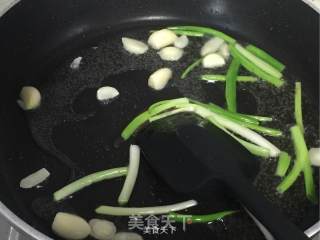 茄汁虾炒年糕的做法步骤：3