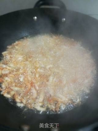 椒盐小河虾的做法步骤：2