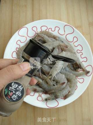 无油黑椒炸虾的做法步骤：3