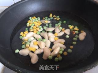 菱角米炒虾仁的做法步骤：3