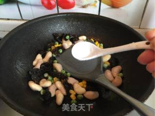 菱角米炒虾仁的做法步骤：7