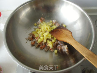 虾仁菠萝炒饭的做法步骤：8