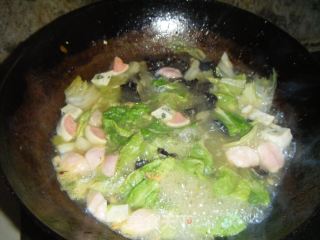火锅丸子青菜汤的做法步骤：3