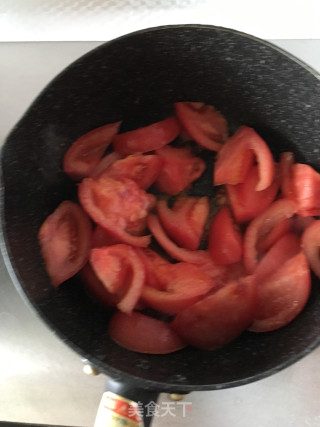 西红柿虾滑汤的做法步骤：1