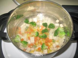 五彩南极磷虾豆腐羹的做法步骤：4