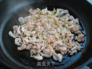 韭菜炒磷虾的做法步骤：3