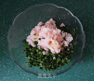 磷虾肉韭菜锅贴的做法步骤：5
