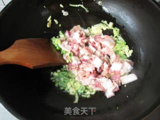 剁椒海鲜火锅的做法步骤：3