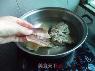 墨鱼羊肉汤的做法步骤：6