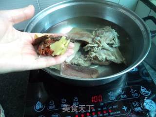 墨鱼羊肉汤的做法步骤：7