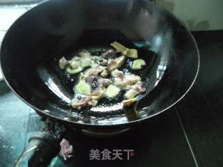 墨鱼土鸡---新春宴客菜的做法步骤：5