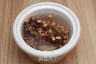 广东老火靓汤-墨鱼花生黄豆汤的做法步骤：1