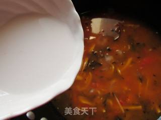 海鲜酸辣汤的做法步骤：13