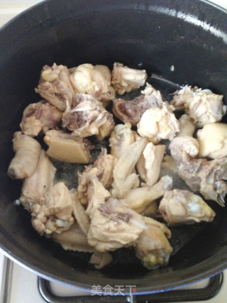 铁锅蛤蜊鸡（大吉大利）的做法步骤：5