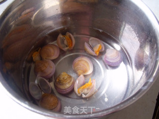 蛤蜊蒸蛋的做法步骤：1