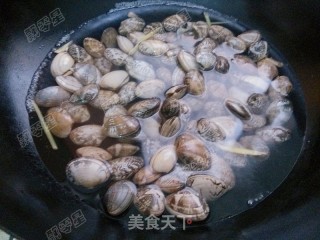香炒蛤蜊的做法步骤：5