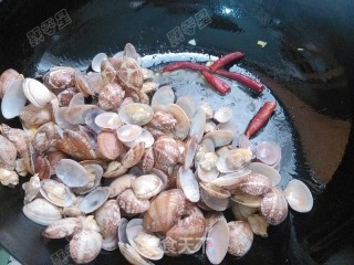 香炒蛤蜊的做法步骤：9
