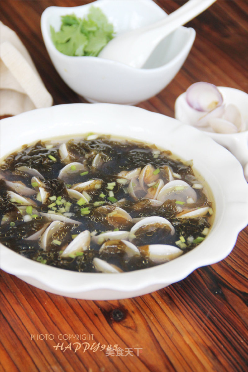 鲜上加鲜的快手靓汤——蛤蜊紫菜汤的做法