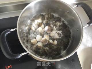 鲜上加鲜的快手靓汤——蛤蜊紫菜汤的做法步骤：5
