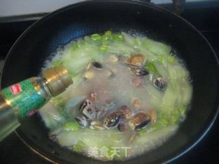 老黄瓜豆瓣蛤蜊汤的做法步骤：6