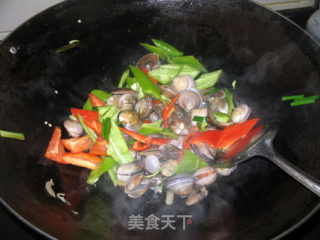 豉椒炒蛤蜊的做法步骤：4