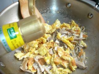 蛤蜊炒鸡蛋的做法步骤：11