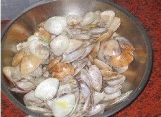 鲜美蛤蜊汤河粉的做法步骤：4
